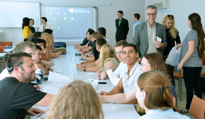 Students from VGTU and California Polytechnic State University (CalPoly) are  meeting at Summer School